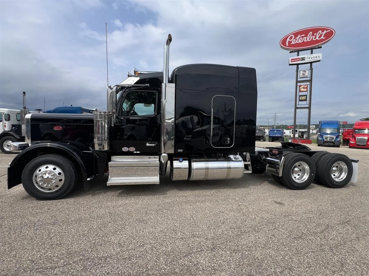2027 Peterbilt 589