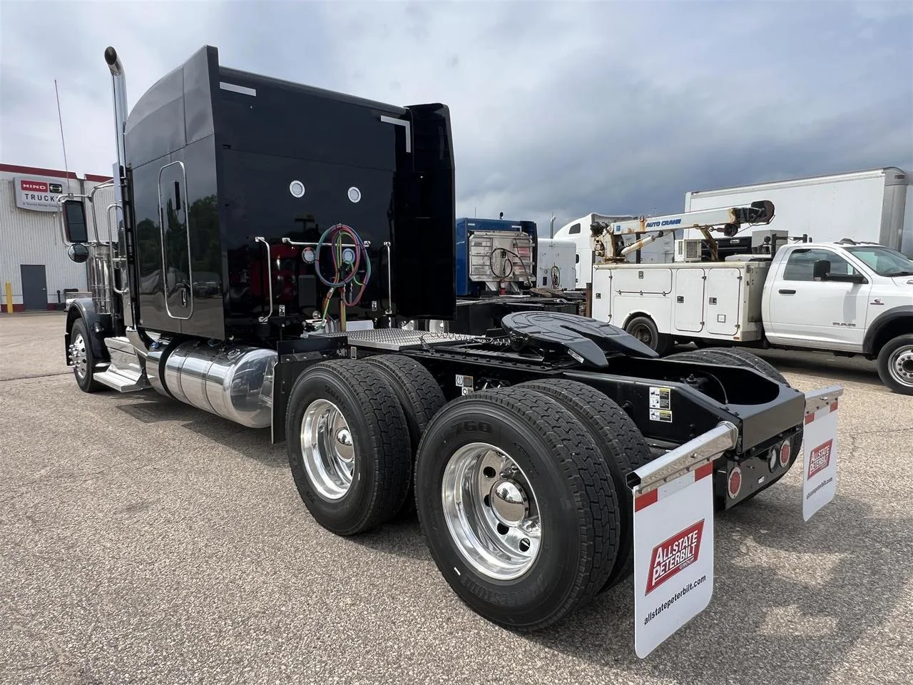 2027 Peterbilt 589 in South St. Paul, MN — photo 2