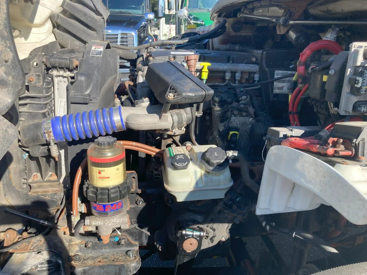 2020 Freightliner M2 106 in Springfield, MA — photo 8