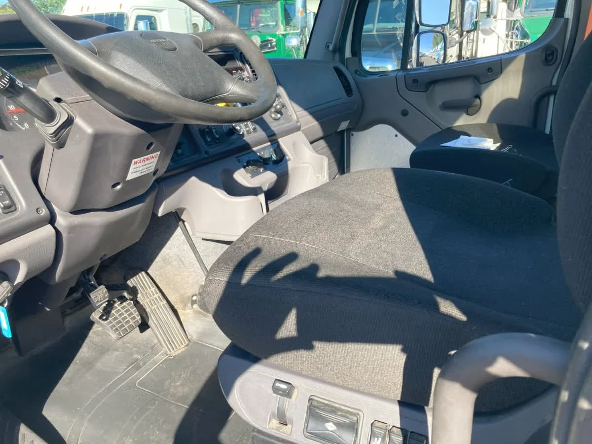 2020 Freightliner M2 106 in Springfield, MA — photo 10