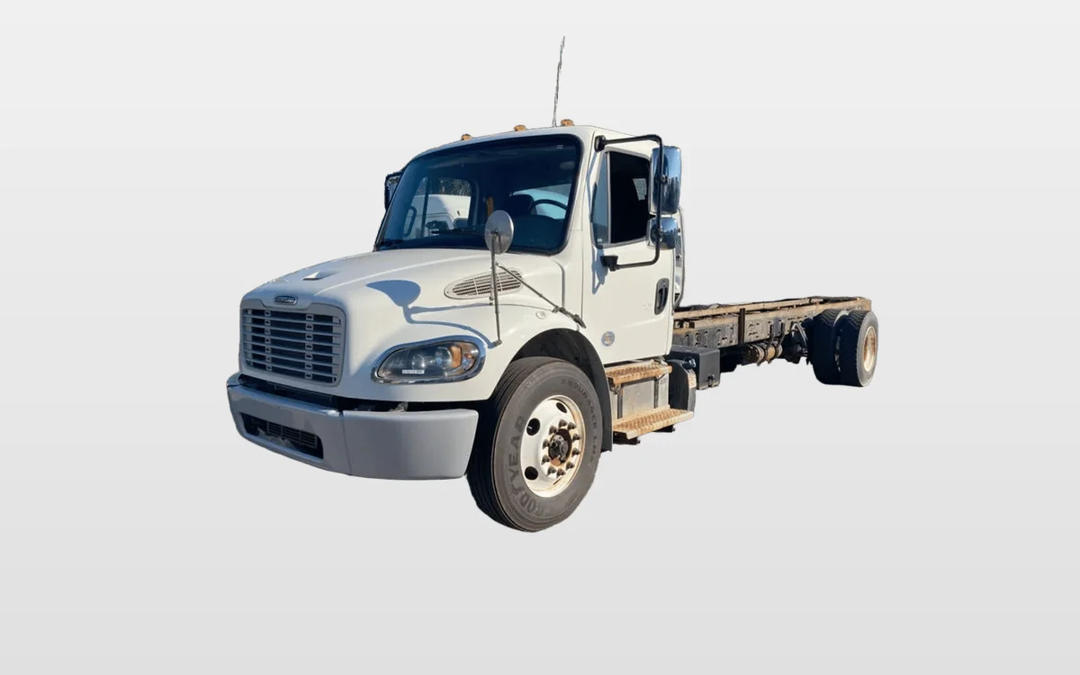 2020 Freightliner M2 106 - image 1