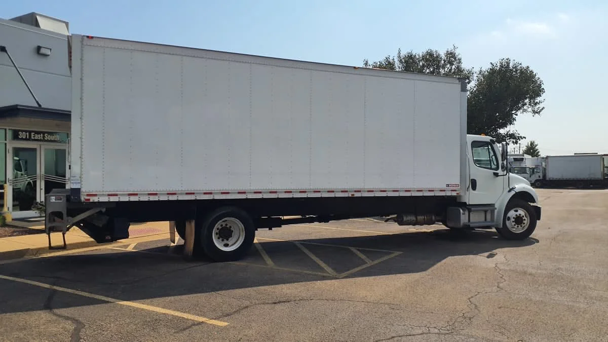 2020 Freightliner M2 106 in Bolingbrook, IL — photo 4