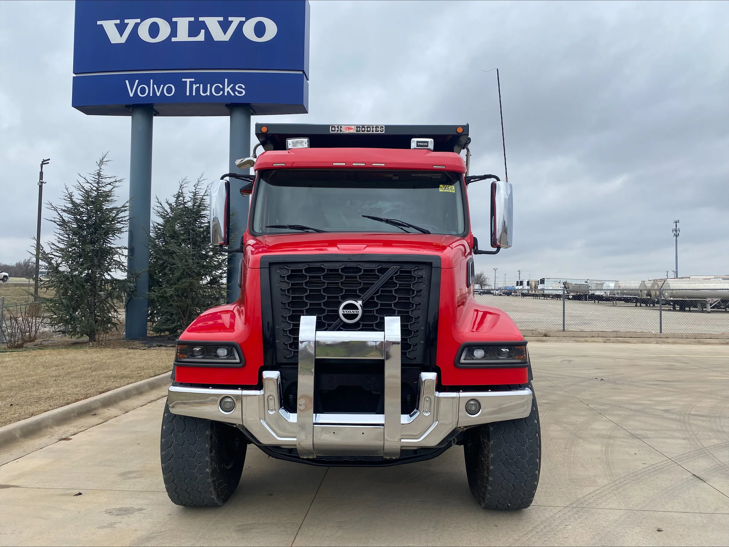 2023 Volvo VHD 300 in Oklahoma City, TX — photo 2