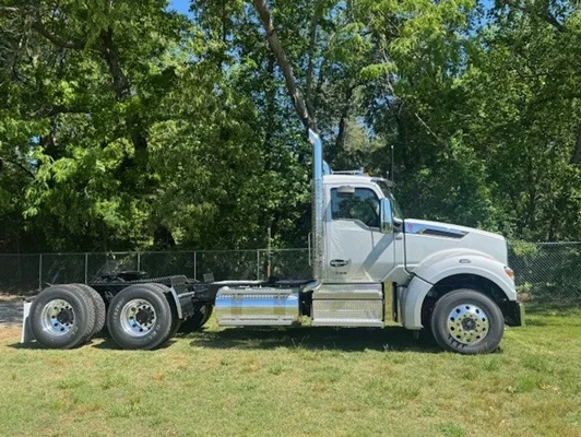 2027 Kenworth T880 in Asheville, NC — photo 5