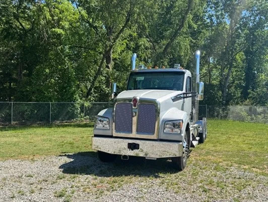 2027 Kenworth T880 in Asheville, NC — photo 8
