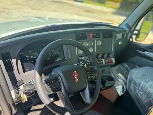 2027 Kenworth T880 in Asheville, NC — photo 10
