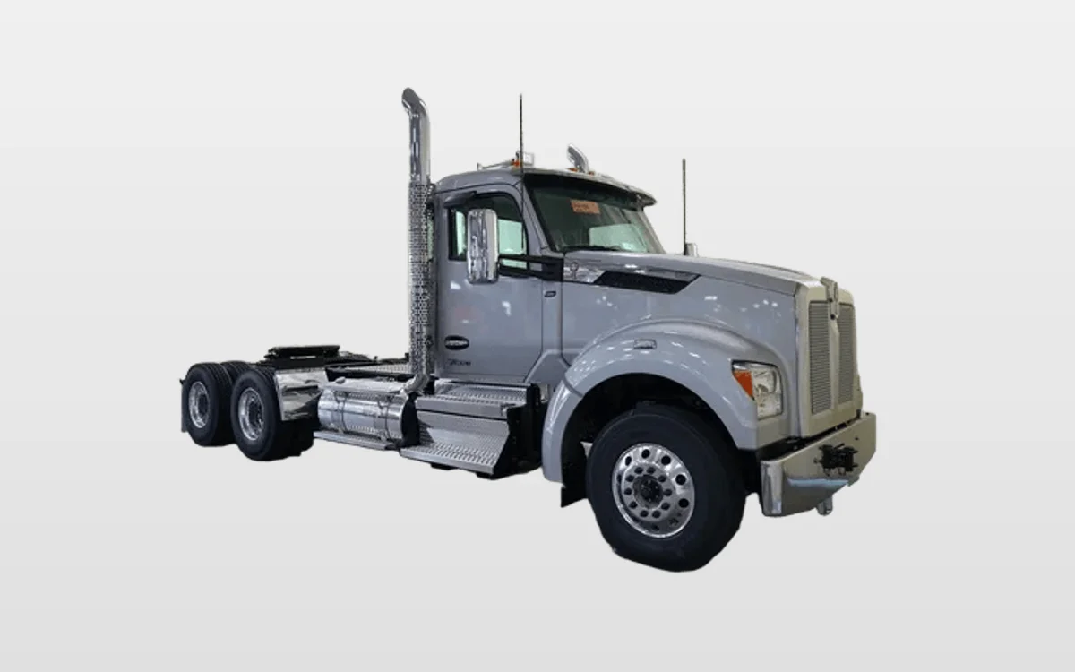 2027 Kenworth T880 - image 1