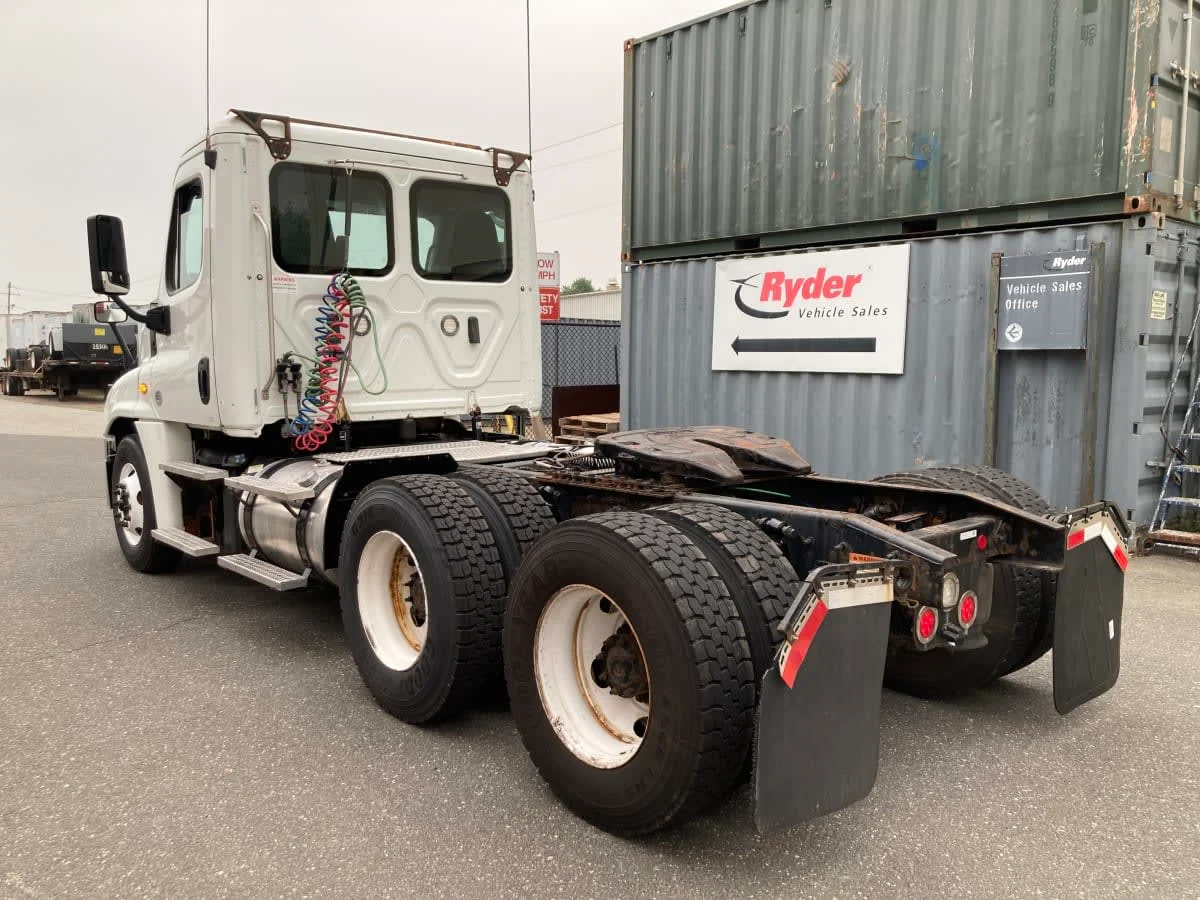 2019 Freightliner Cascadia in Springfield, MA — photo 6