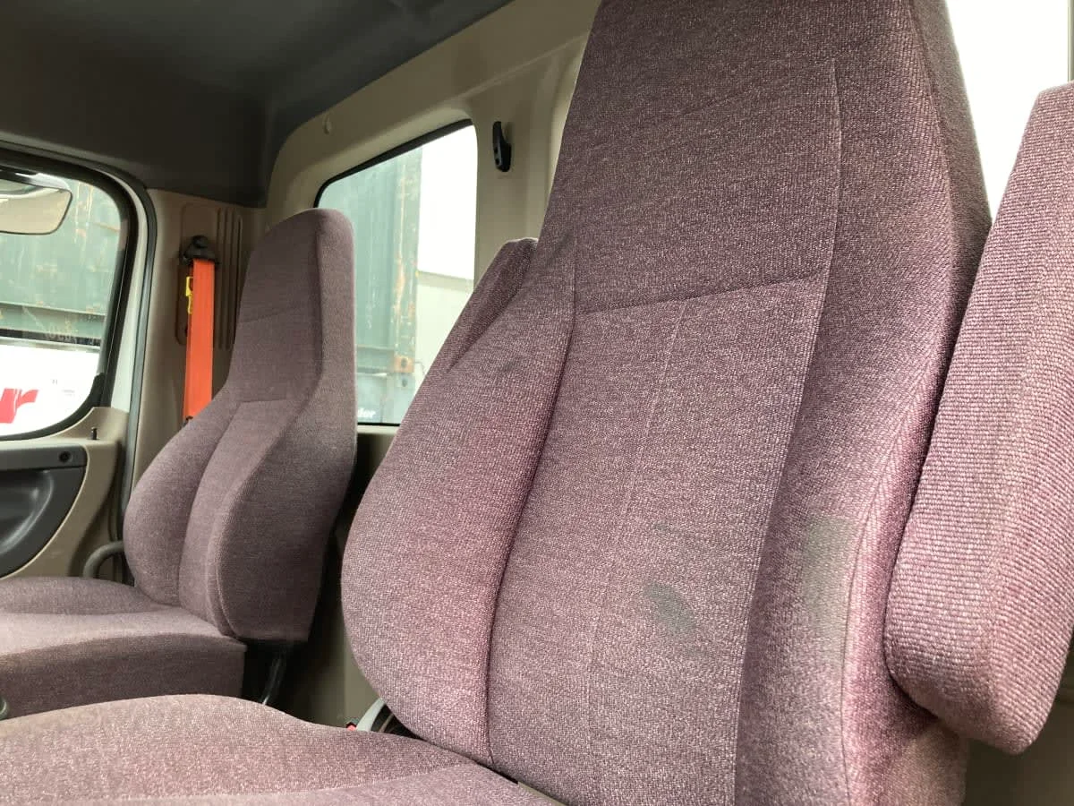 2019 Freightliner Cascadia in Springfield, MA — photo 11