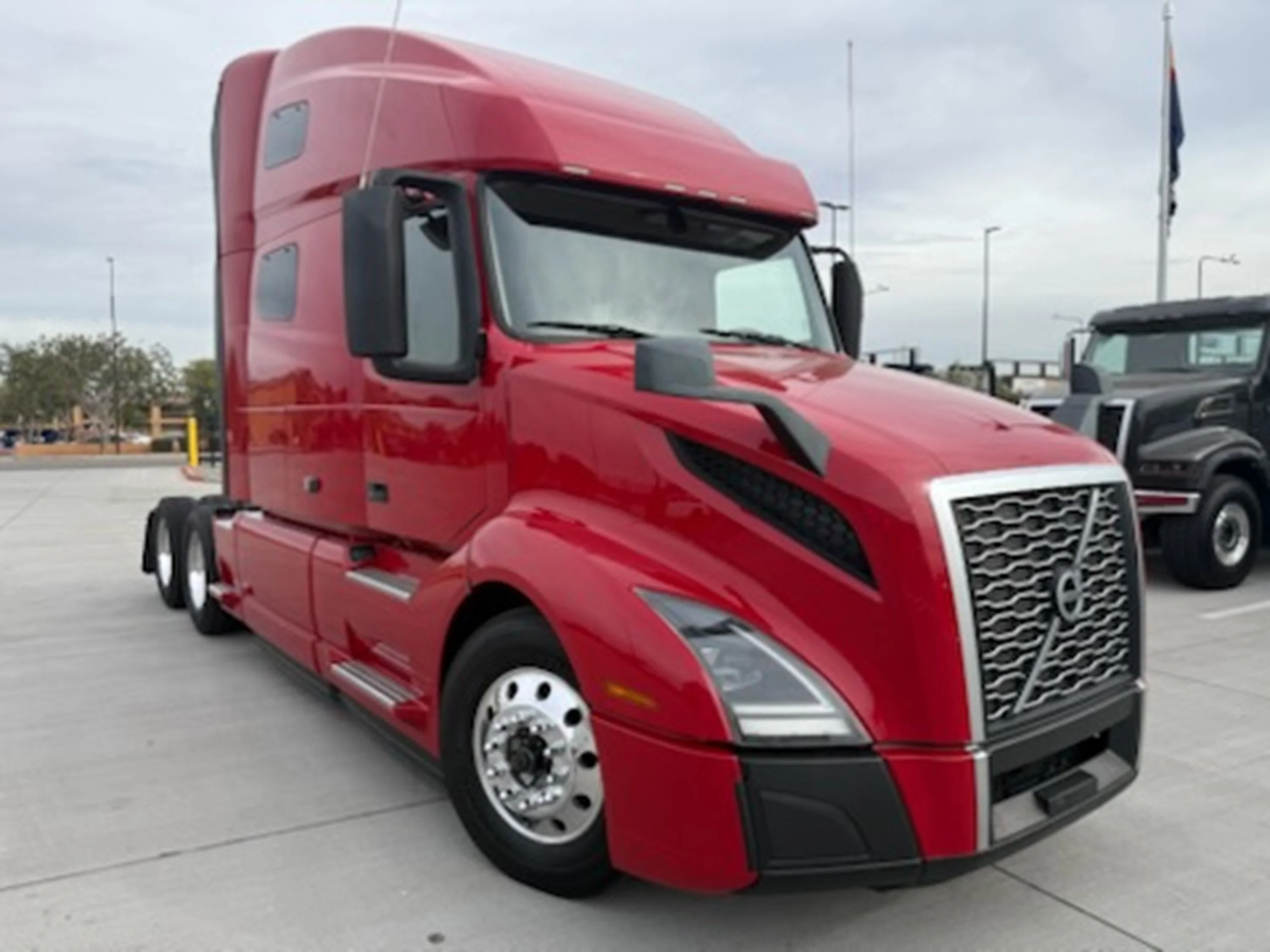 2021 Volvo VNL 760 - image 3