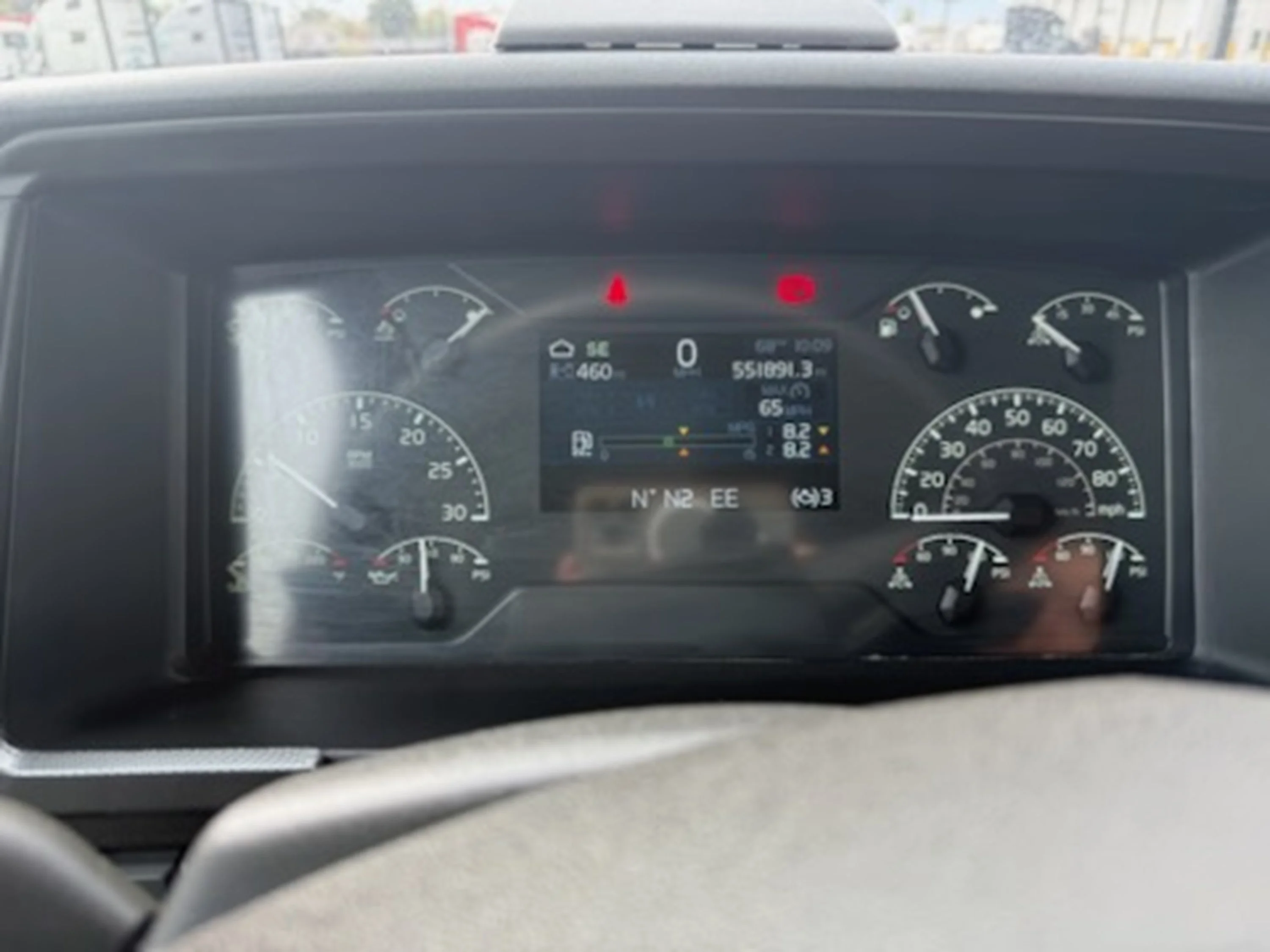 2021 Volvo VNL 760 - image 7