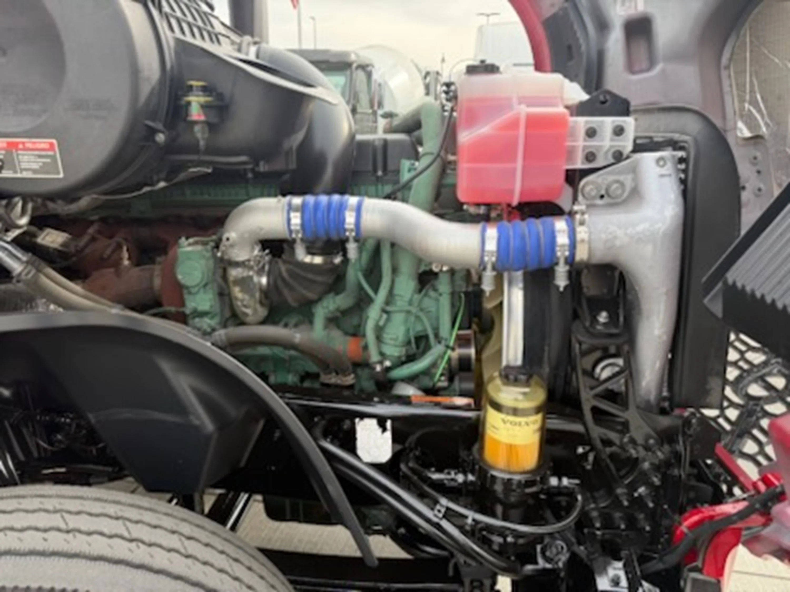 2021 Volvo VNL 760 - image 13