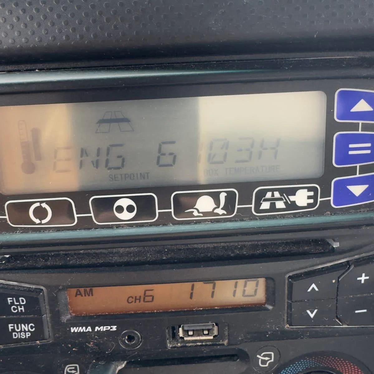 2018 Isuzu NPR - image 12