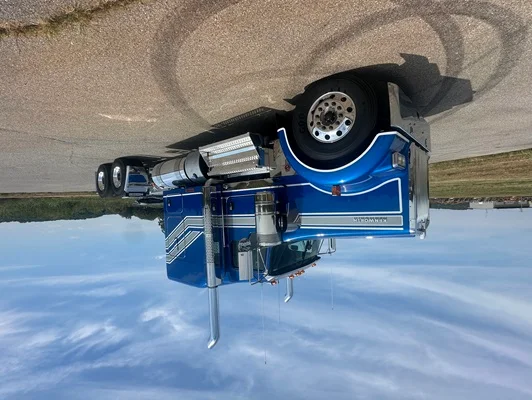 2027 Kenworth W900