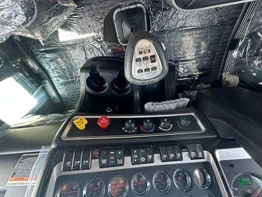 2027 Kenworth W900 in Springdale, AR — photo 13