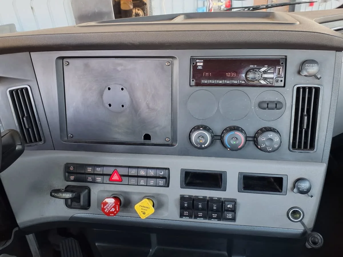 2020 Freightliner Cascadia in Hilliard, OH — photo 9