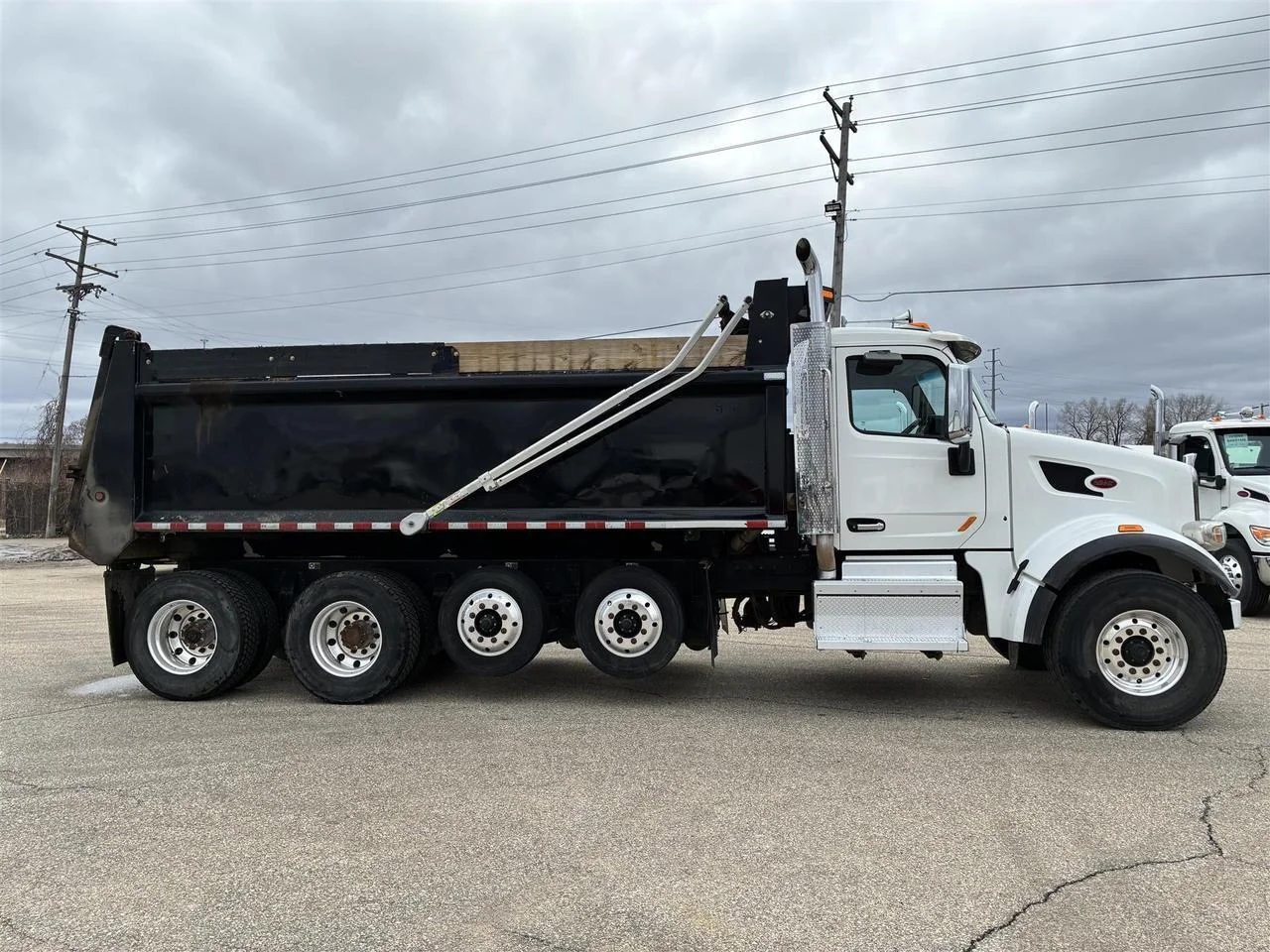 2022 Peterbilt 567 - image 4