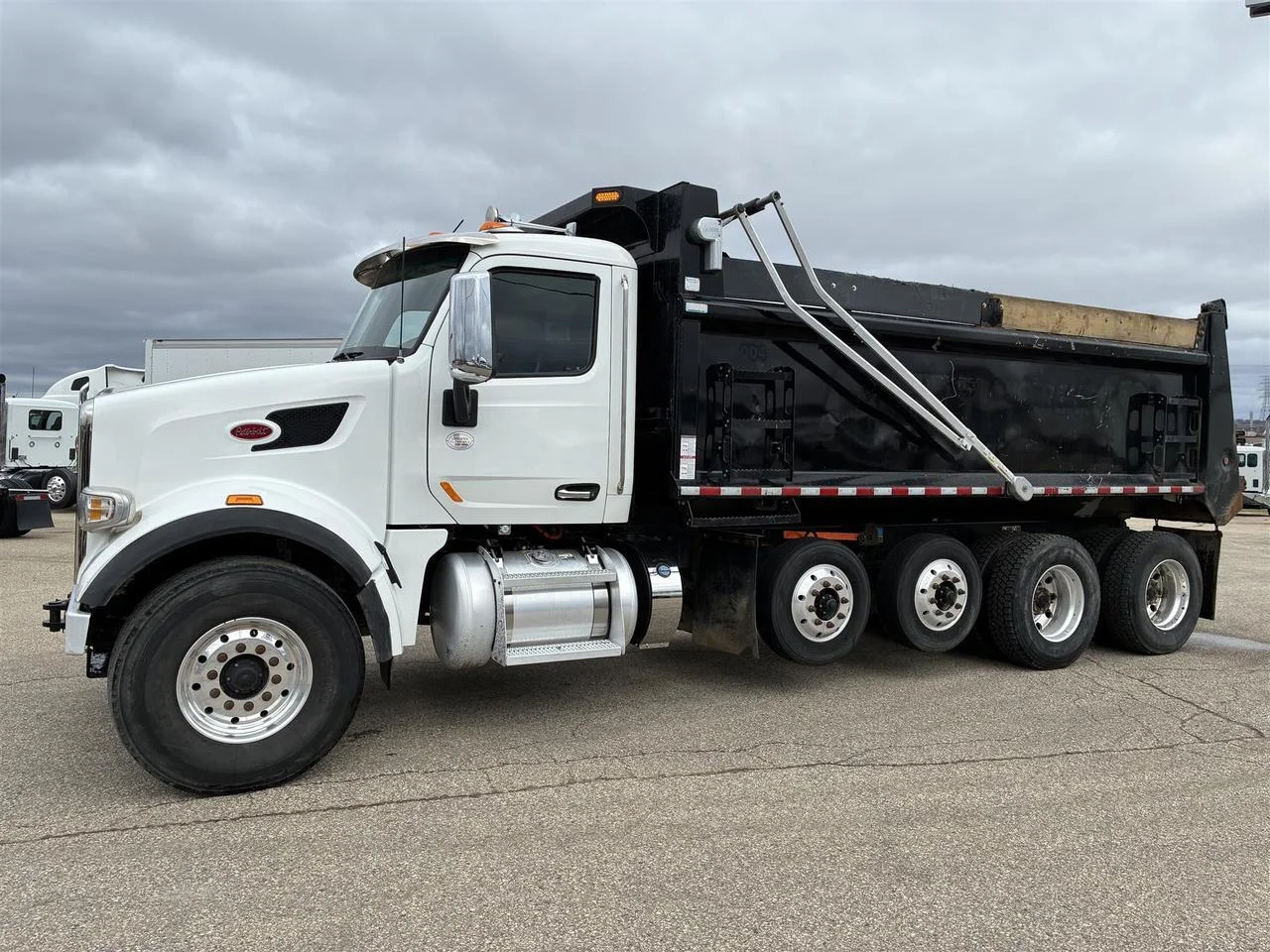 2022 Peterbilt 567 in South St. Paul, MN