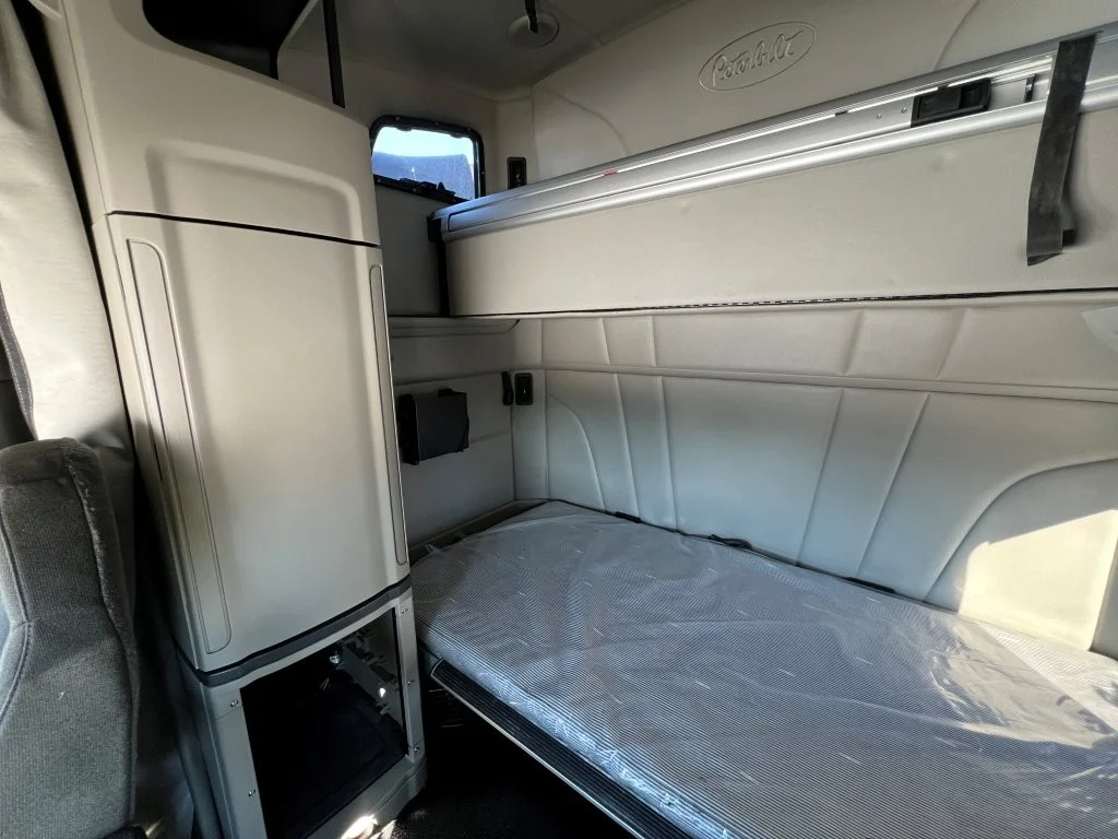 2022 Peterbilt 579 - image 15