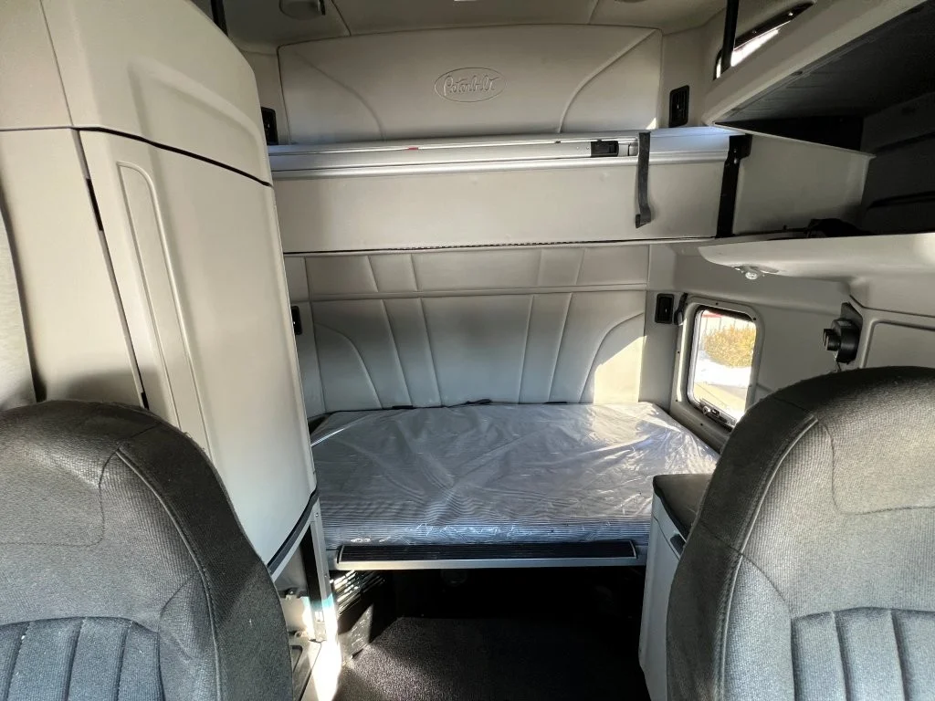 2022 Peterbilt 579 - image 13