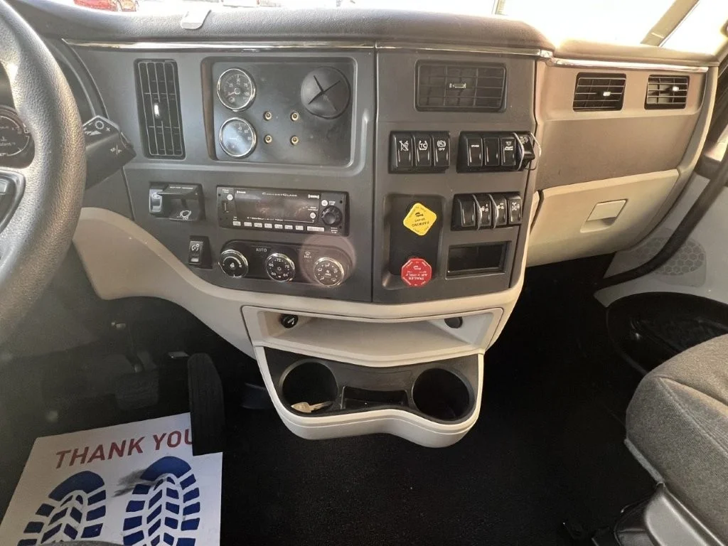 2022 Peterbilt 579 - image 10