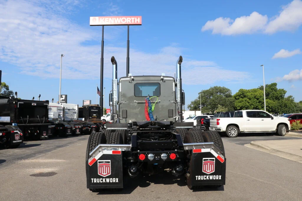 2027 Kenworth in Jackson, MS — photo 5