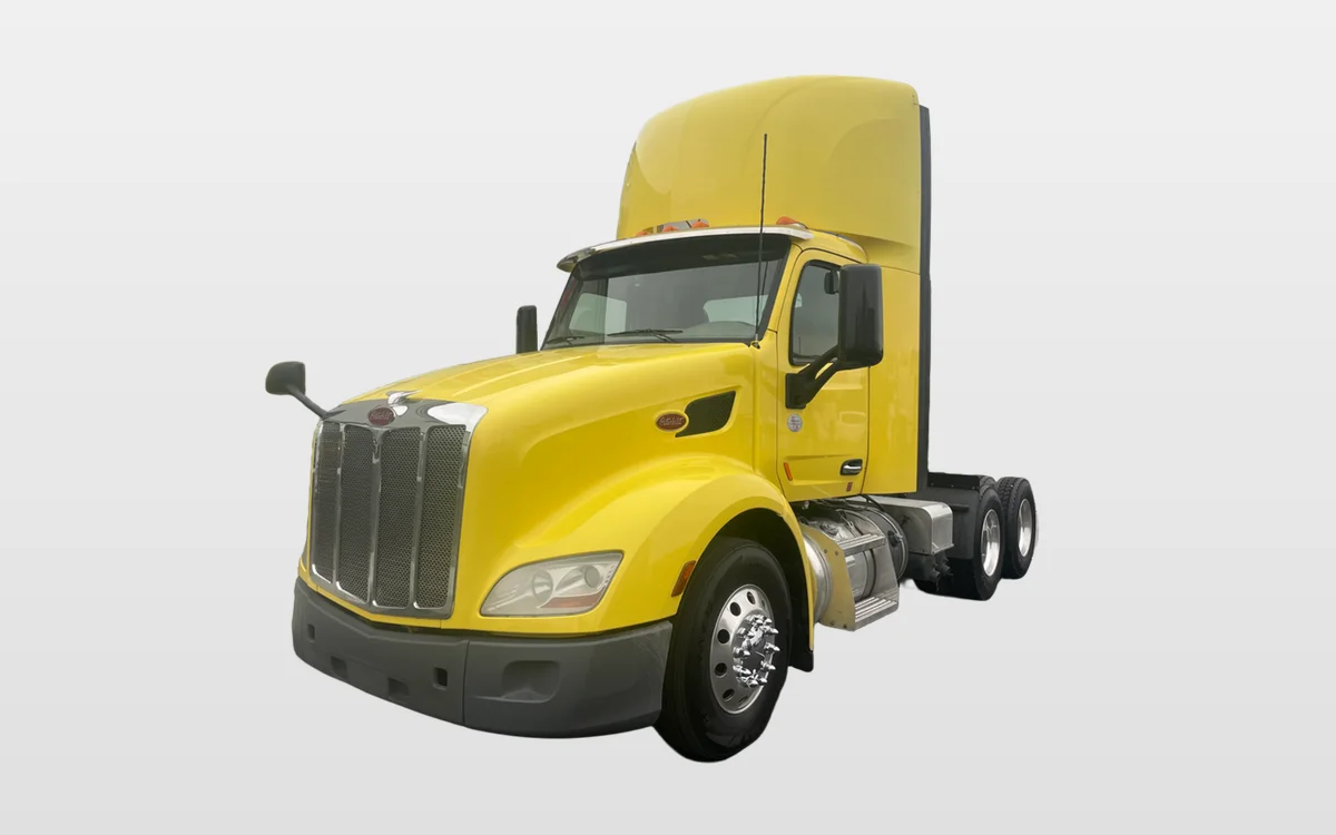 2021 PETERBILT 579 - image 1