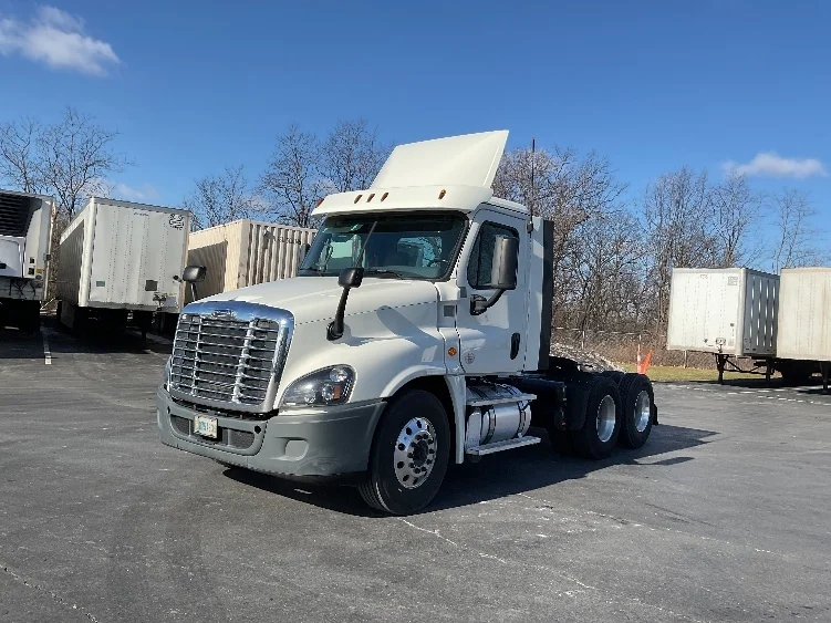 2019 Freightliner in Harrisburg, PA — photo 3