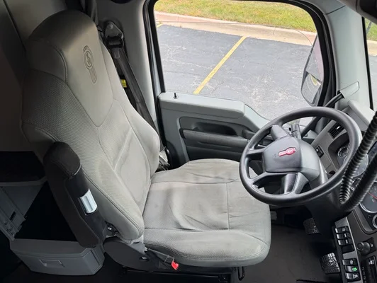 2018 Kenworth T680 in Kansas City, MO — photo 21