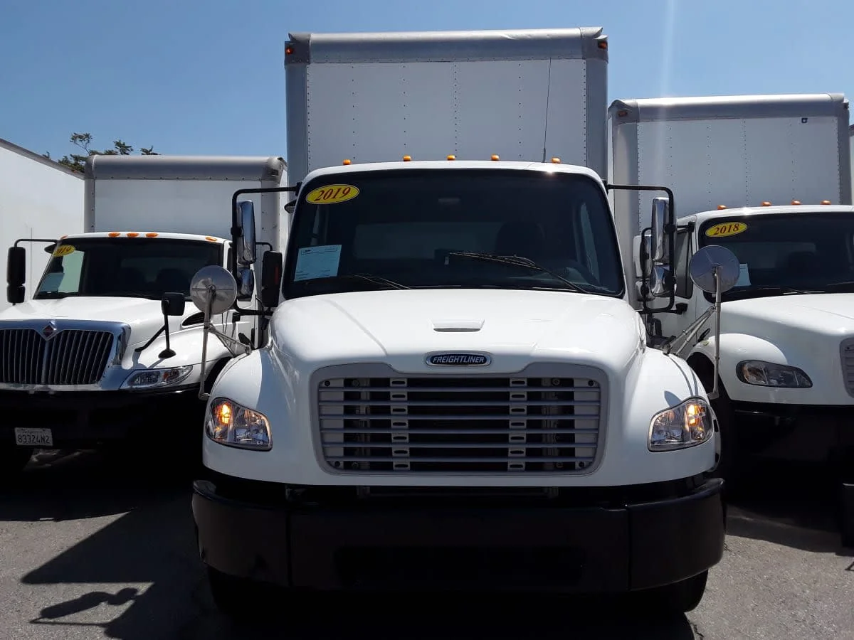 2019 Freightliner M2 106 in Montebello, CA — photo 2