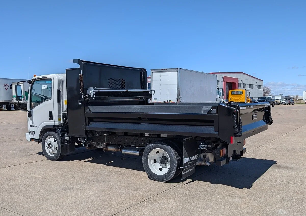 2025 Isuzu NPR - image 2