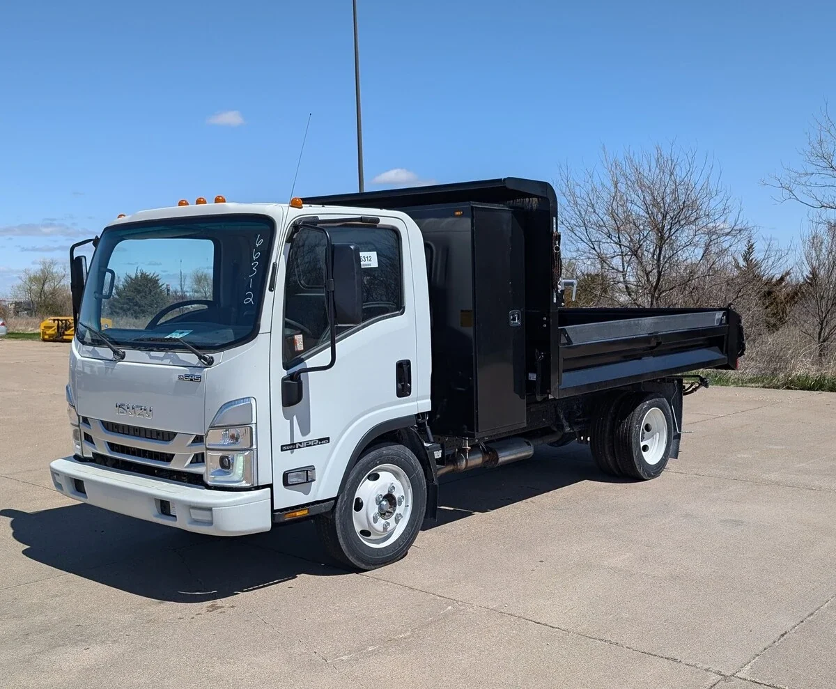 2025 Isuzu NPR