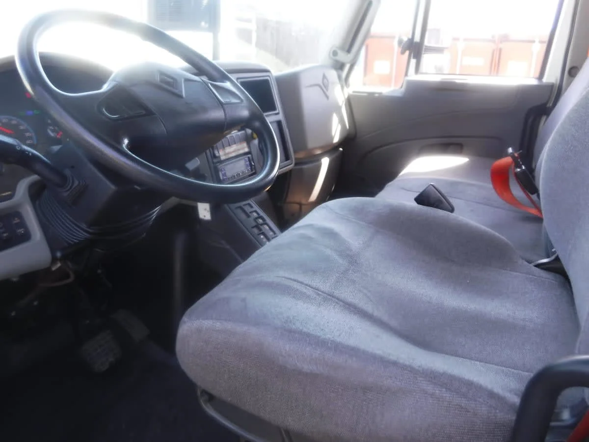2019 International 4300 - image 13
