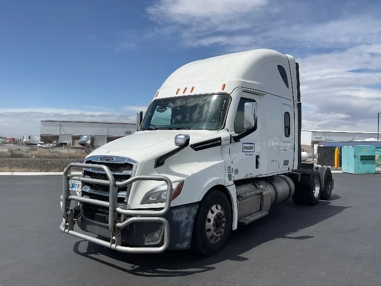 2022 Freightliner Cascadia in Pasco, WA — photo 3