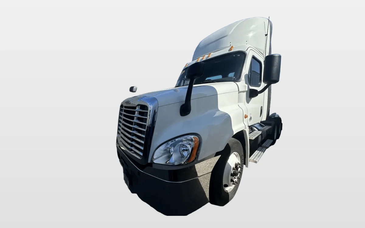 2019 Freightliner Cascadia - image 1