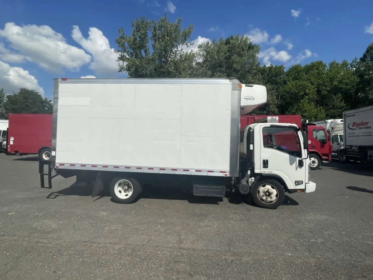 2018 Isuzu NPR - image 13