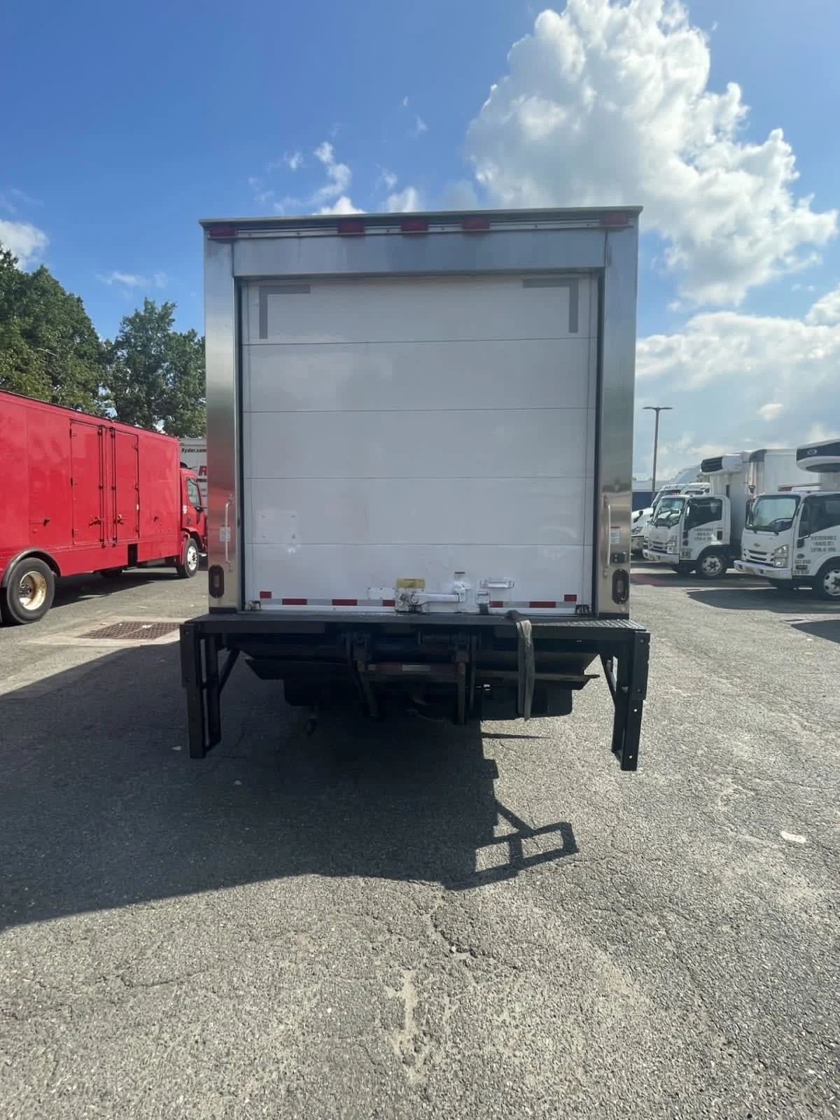 2018 Isuzu NPR - image 5