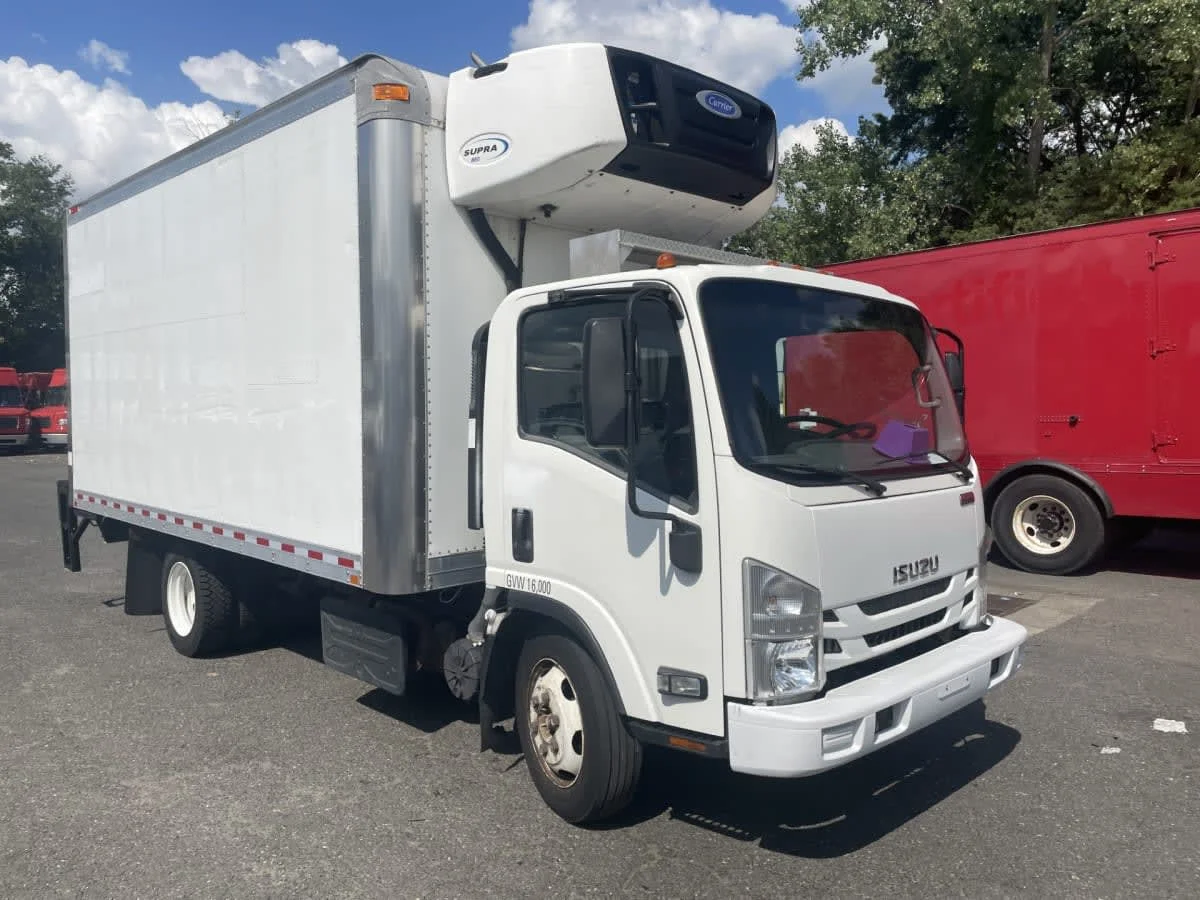 2018 Isuzu NPR - image 3
