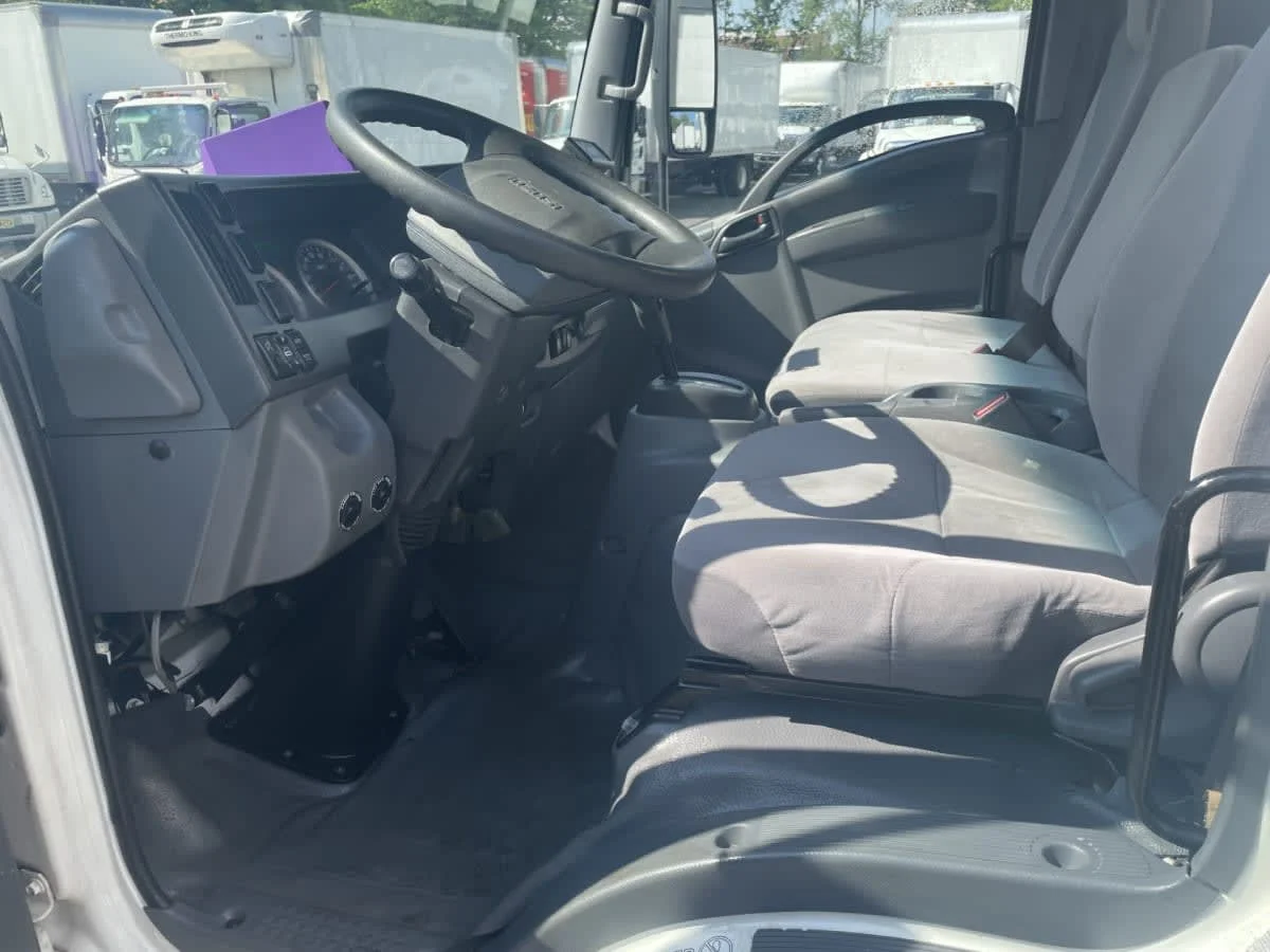 2018 Isuzu NPR - image 8