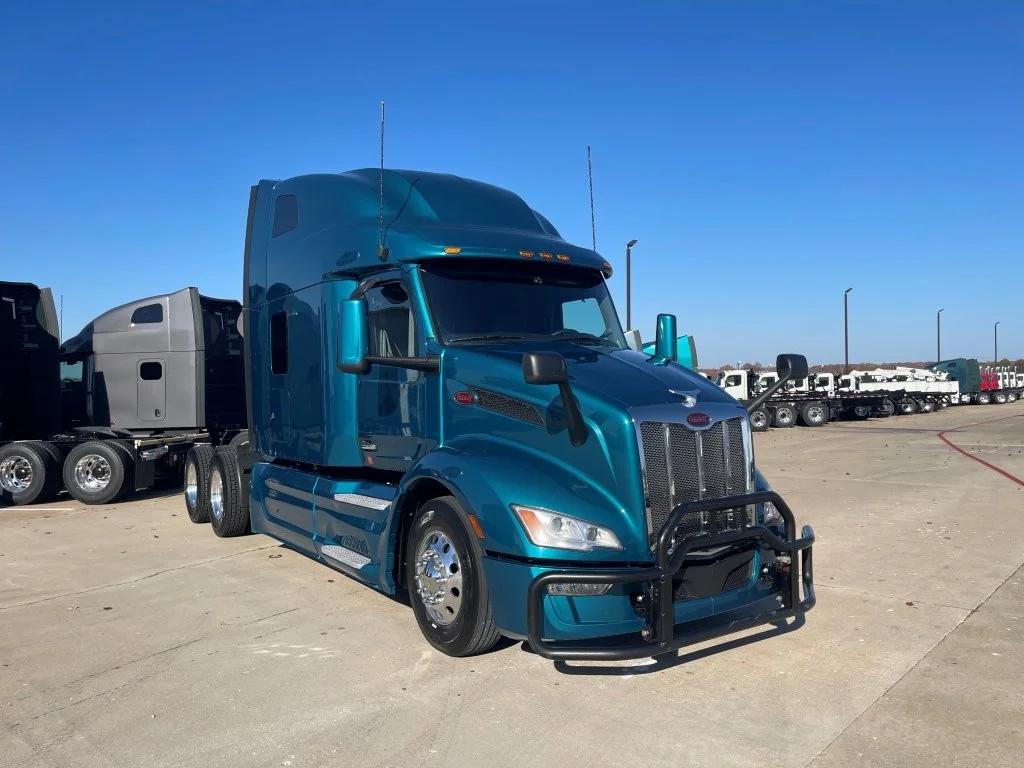 2023 Peterbilt 579 - image 8