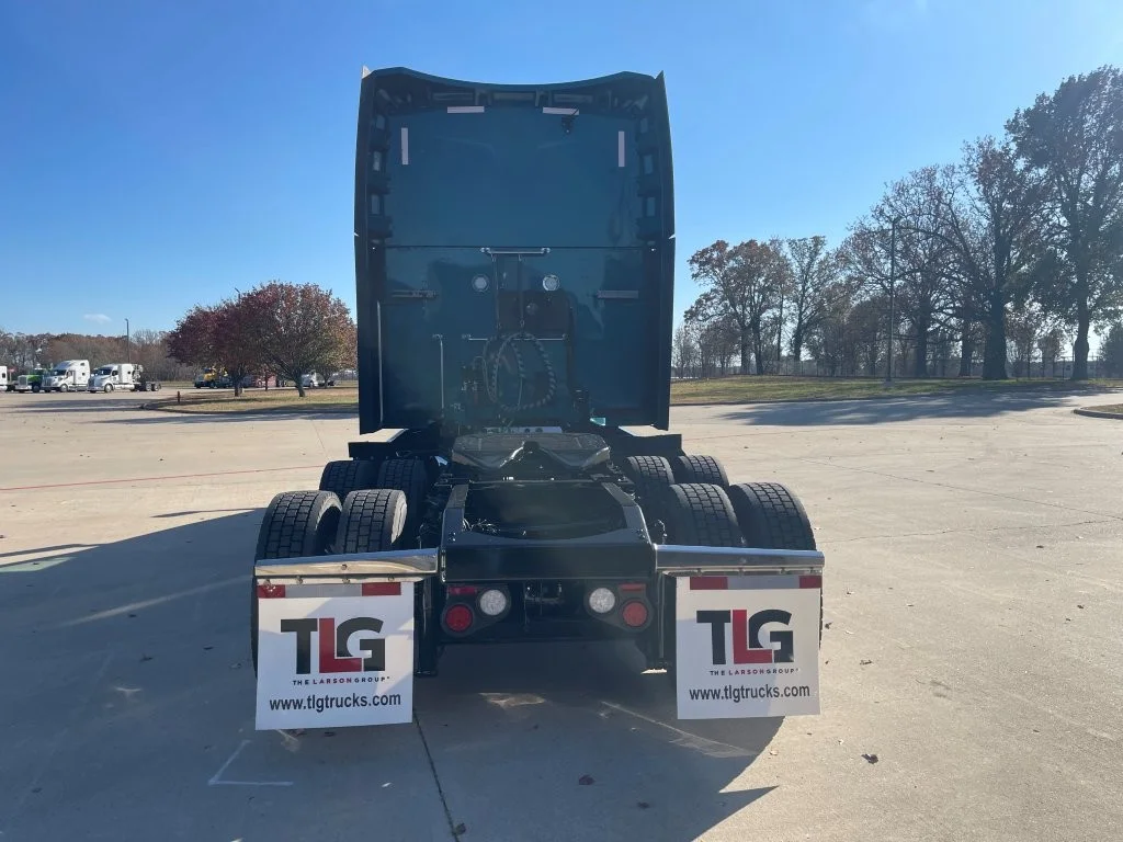 2023 Peterbilt 579 - image 5