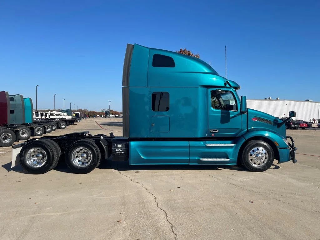 2023 Peterbilt 579 - image 7