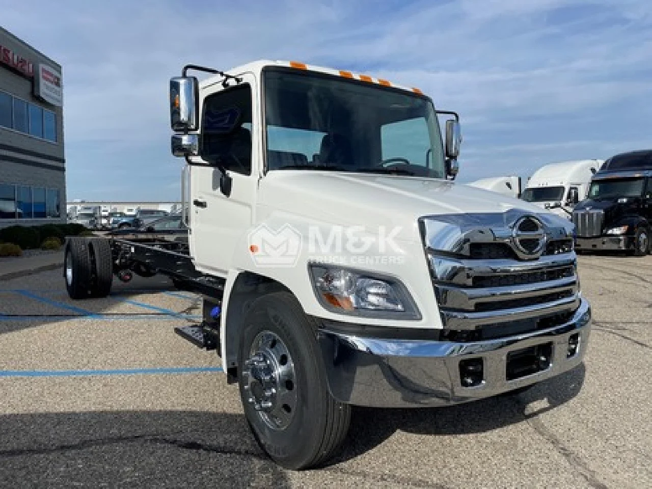 2025 Hino in Sterling Heights, MI — photo 2