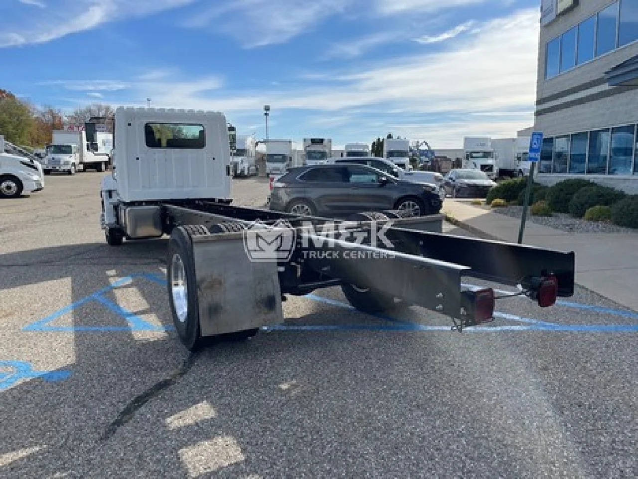 2025 Hino in Sterling Heights, MI — photo 4