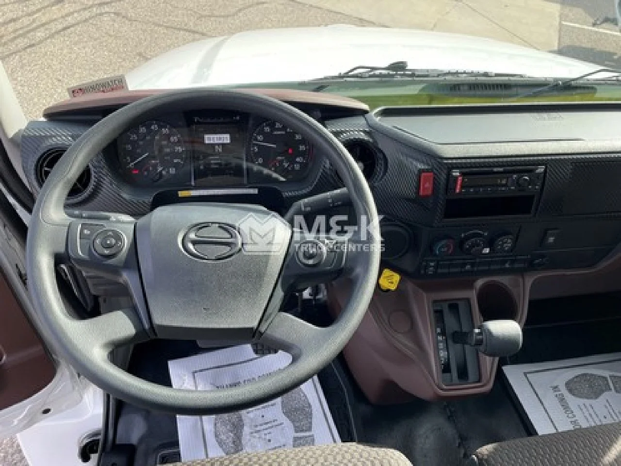 2025 Hino in Sterling Heights, MI — photo 6