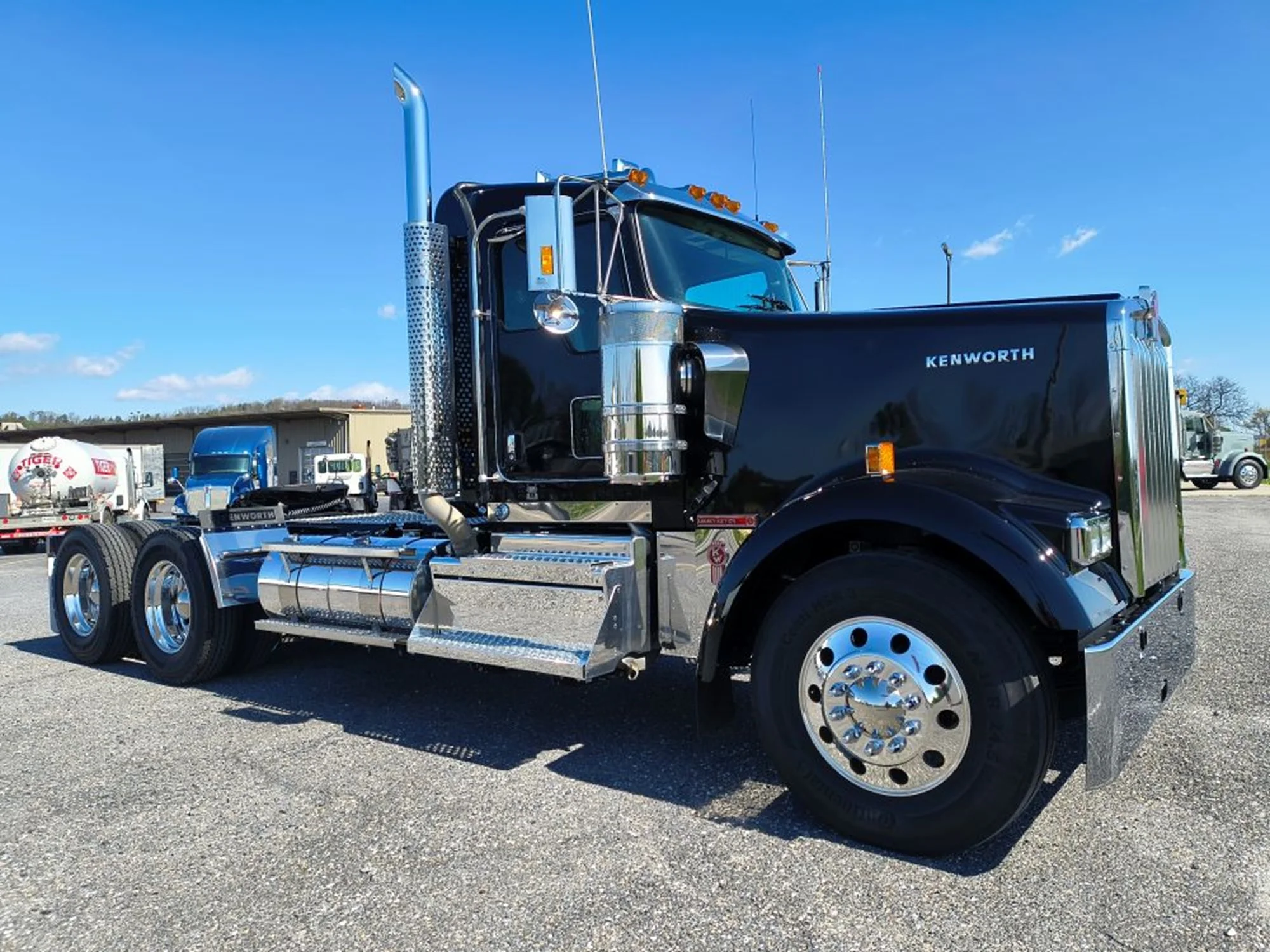 2027 Kenworth W900 in Lynchburg, VA, VA