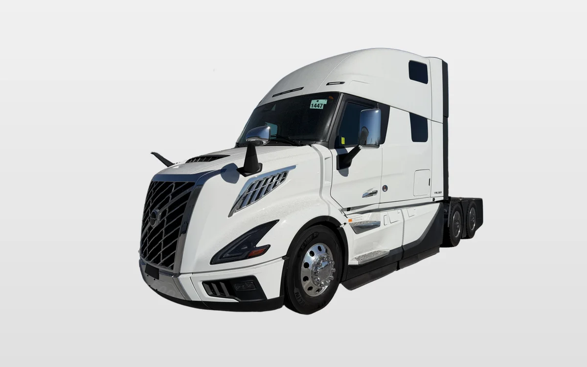 2025 Volvo - image 1