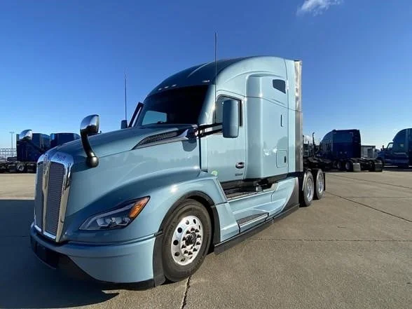 2022 Kenworth T680 in Dallas, TX