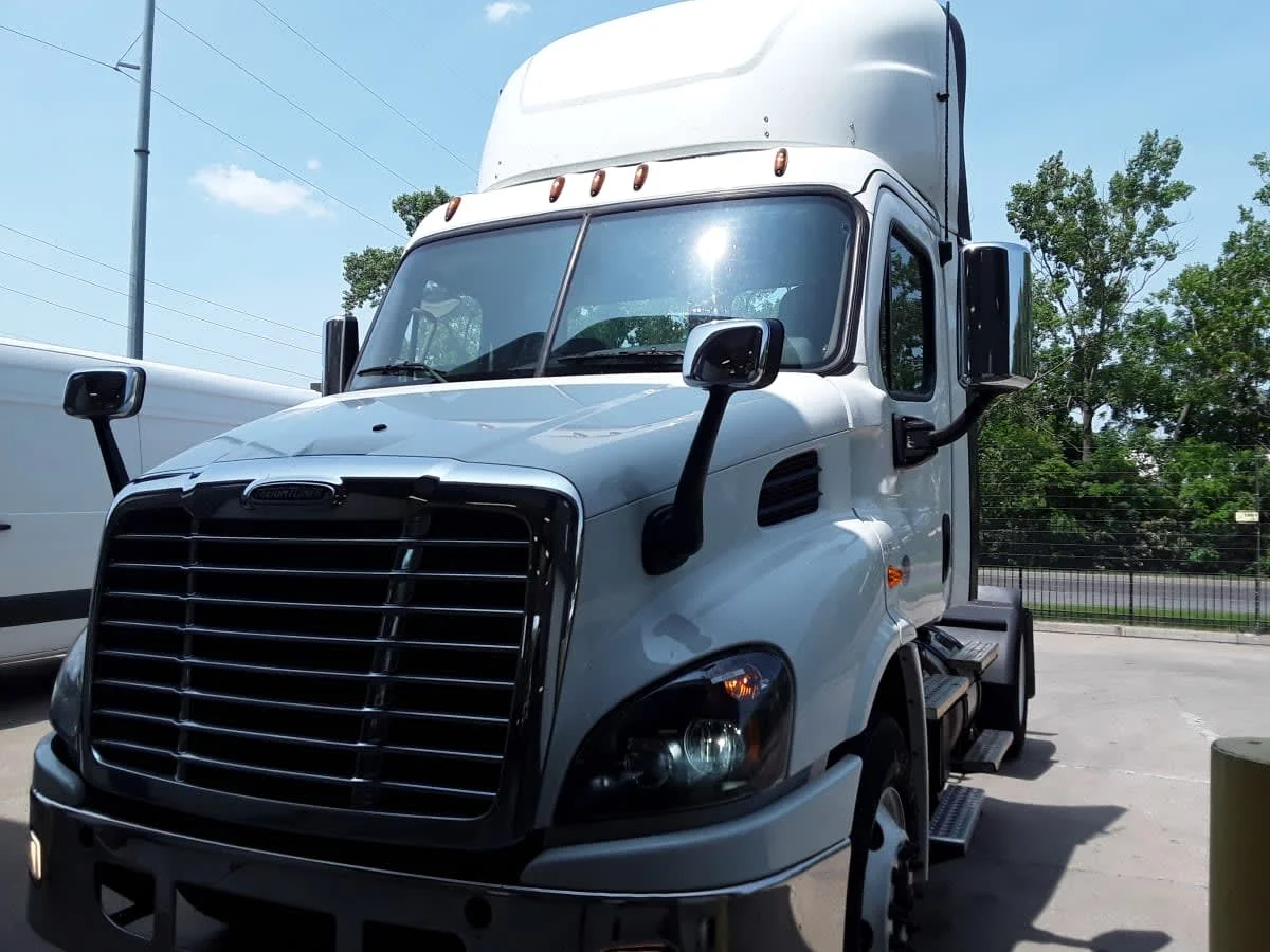 2017 Freightliner Cascadia in Kansas City, MO