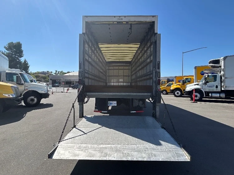2019 Freightliner eM2 in Torrance, CA — photo 9